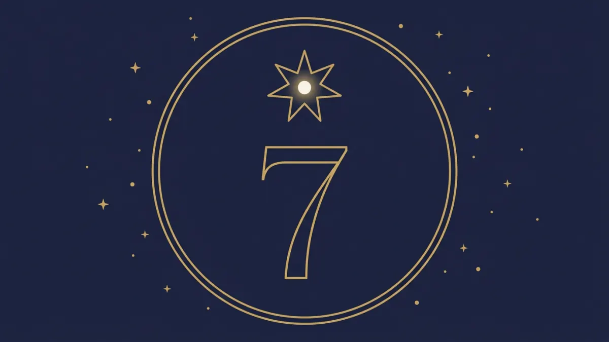 Numerologiczna 7: cyfra 7 w złotej ramie pod małą gwiazdą siedmioramienną
