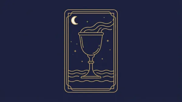 Kielichy tarot: złoty kielich z falami wody na karcie tarota, akcent półksiężyca w rogu